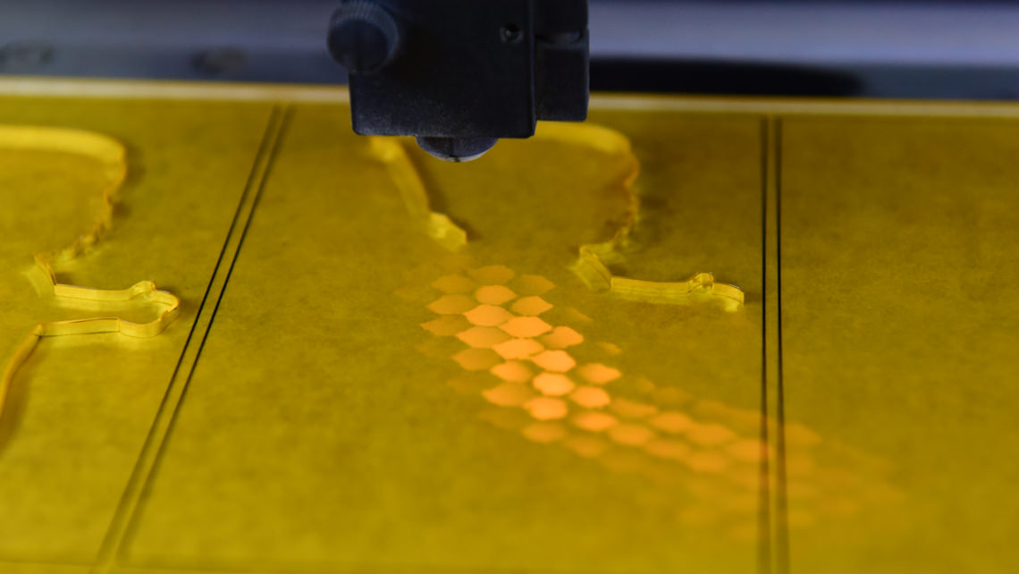Lasern von Acrylglas-Wichteln