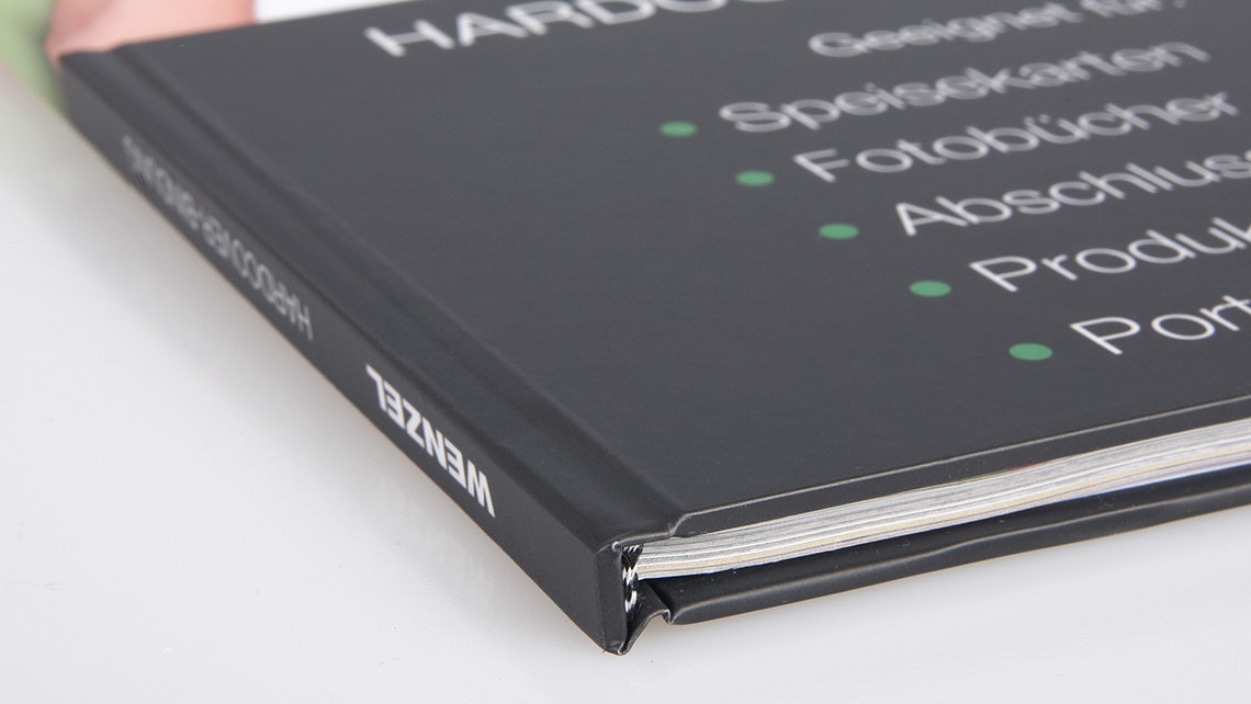 Hardcover-Bindung gebaut und geklemmt